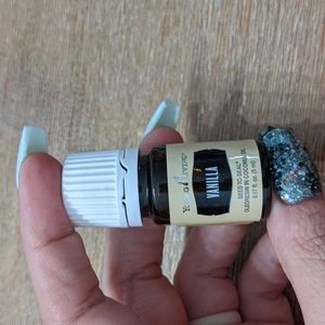 Young Living vanilla essential oil, 5 ml